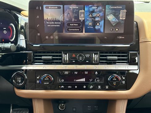 New 2026 Nissan Pathfinder Platinum FWD image 4