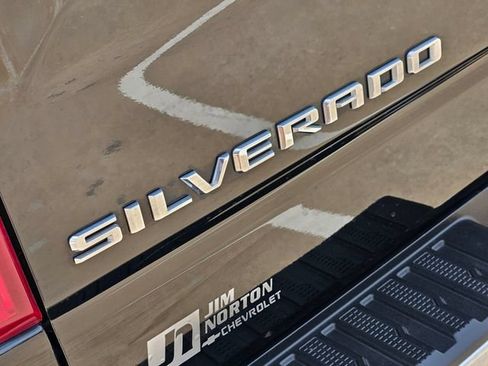 Used 2022 Chevrolet Silverado 1500 LT RWD image 16