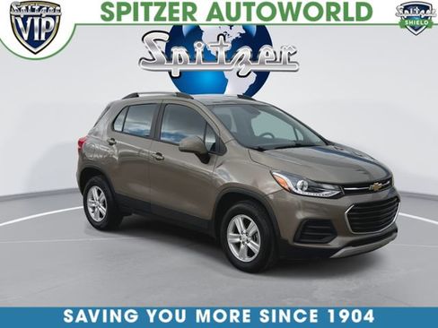 Used 2022 Chevrolet Trax LT w/ Driver Confidence Package AWD/4WD image 3