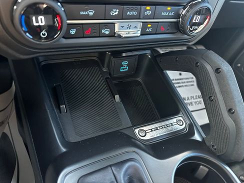New 2025 Ford Bronco Badlands image 71