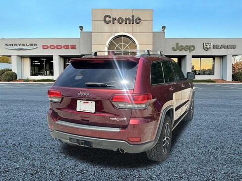 Used 2017 Jeep Grand Cherokee Trailhawk w/ Trailhawk Luxury Group AWD/4WD image 3