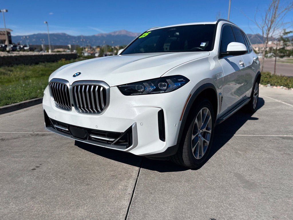 Used 2025 BMW X5 xDrive50e AWD/4WD image 4