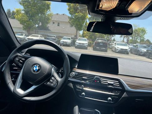 Used 2019 BMW 540i w/ Executive Package RWD image 12