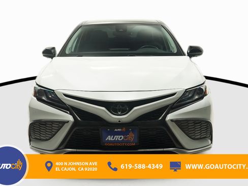 Used 2022 Toyota Camry XSE w/ Navigation Package FWD image 4
