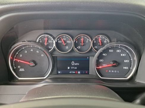 Used 2021 Chevrolet Silverado 1500 LT Trail Boss w/ LPO, Dark Essentials Package AWD/4WD image 9