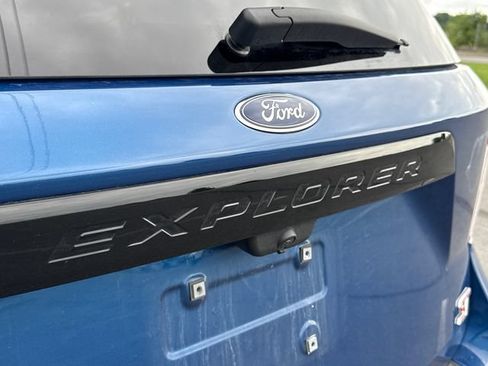 Used 2022 Ford Explorer ST w/ Equipment Group 401A AWD/4WD image 18
