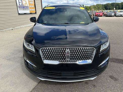Used 2019 Lincoln MKC Select w/ Select Plus Package AWD/4WD image 2