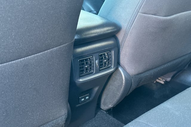 Used 2025 Toyota RAV4 XLE AWD/4WD image 14