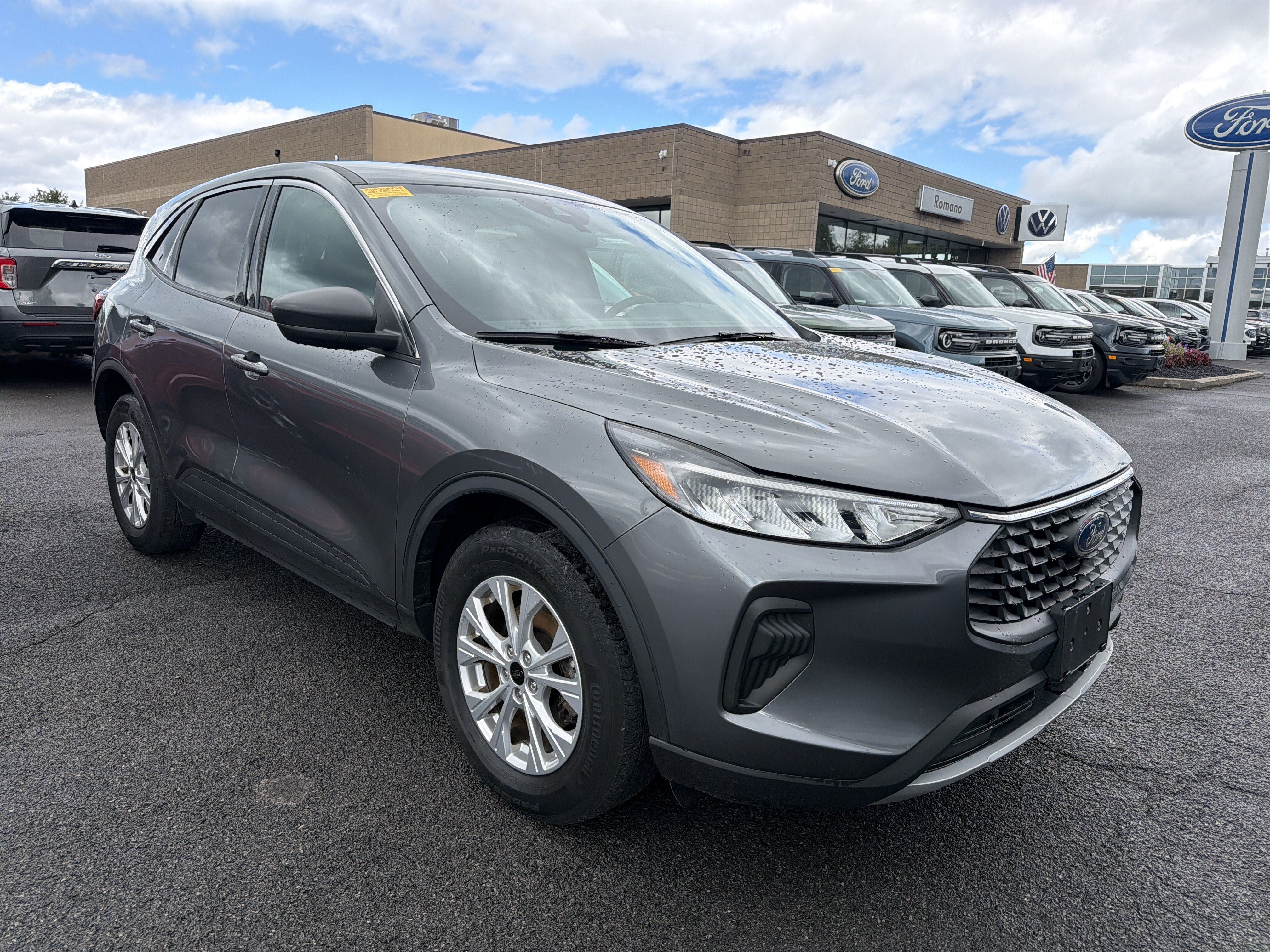 Used 2023 Ford Escape Active AWD/4WD image 2