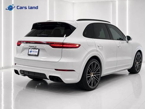 Used 2021 Porsche Cayenne S AWD/4WD image 3