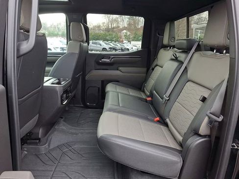 Used 2024 Chevrolet Silverado 1500 ZR2 image 12