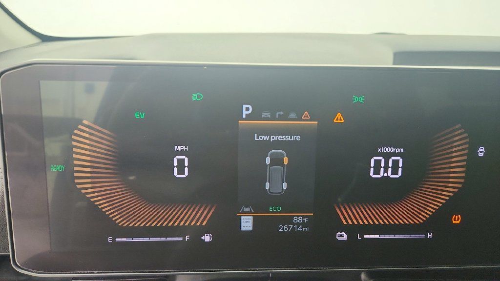 Used 2025 Kia Carnival EX FWD image 16