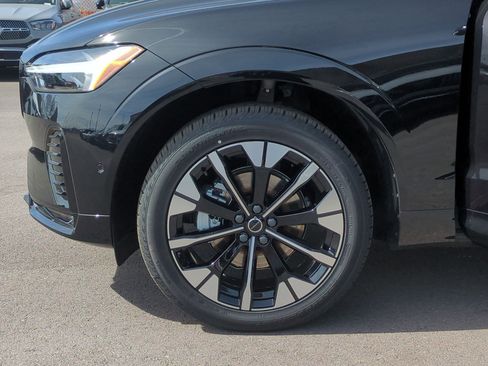 New 2026 Volvo XC60 B5 Plus w/ Climate Package AWD/4WD image 16