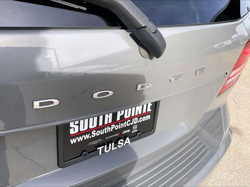 Used 2020 Dodge Journey SE w/ SE Popular Equipment Group image 28
