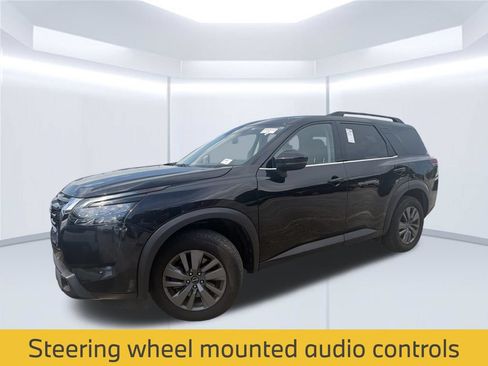 Used 2025 Nissan Pathfinder SV FWD image 15