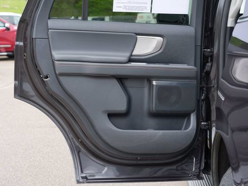 Used 2025 Ford Expedition Active AWD/4WD image 19