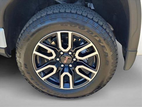 Used 2025 GMC Sierra 1500 AT4 w/ AT4 Premium Package AWD/4WD image 29