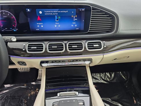 New 2026 Mercedes-Benz GLS 450 4MATIC image 17