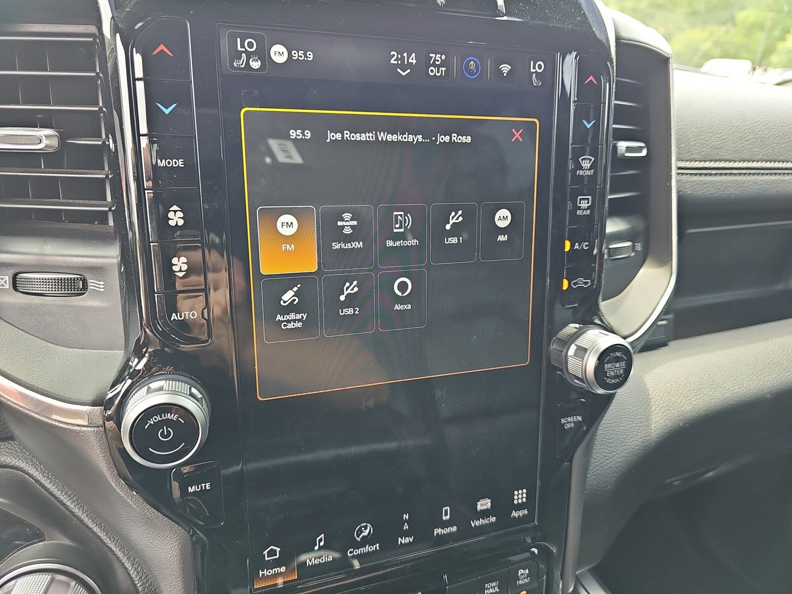 Used 2023 RAM 1500 Laramie RWD image 23