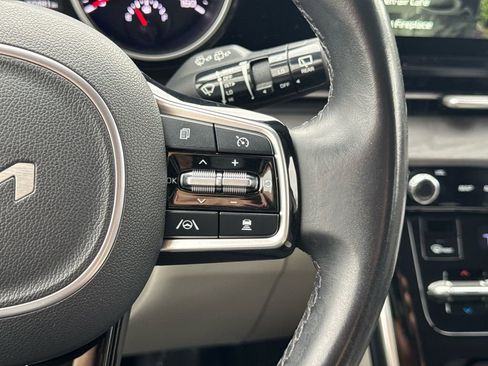 Used 2022 Kia Carnival SX image 32