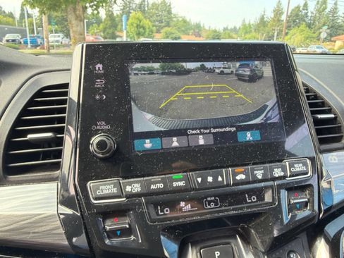 Used 2023 Honda Odyssey Elite image 9