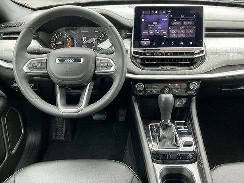 Used 2024 Jeep Compass Latitude AWD/4WD image 13