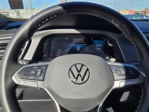 Certified 2025 Volkswagen Atlas Cross Sport SE image 24