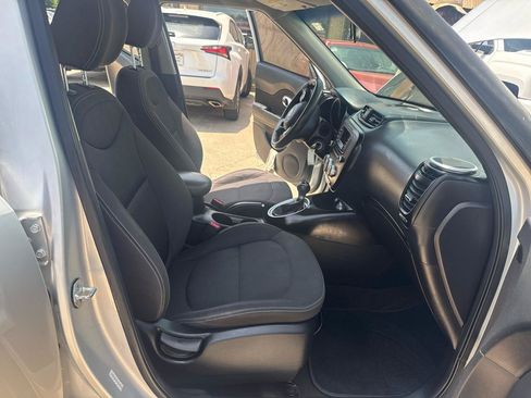 Used 2015 Kia Soul FWD image 20