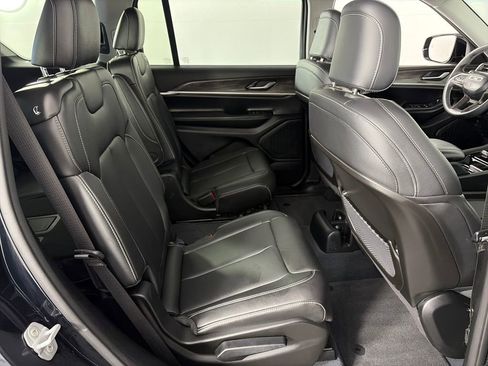 Used 2023 Jeep Grand Cherokee L Limited image 28