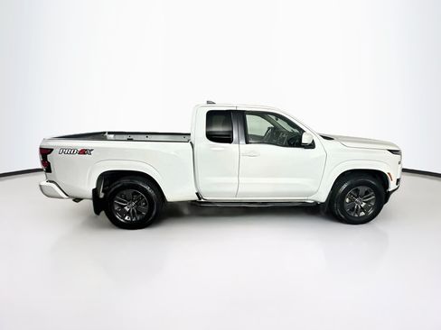 Used 2025 Nissan Frontier SV RWD image 10