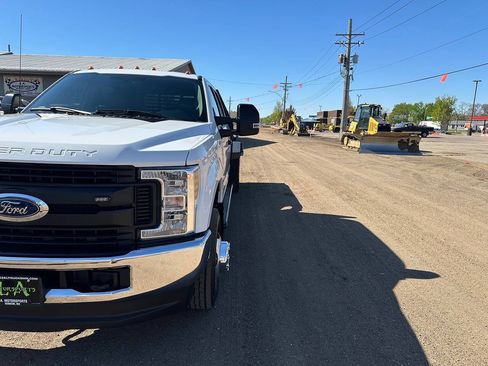 Used 2018 Ford F350 XL w/ Power Equipment Group AWD/4WD image 17