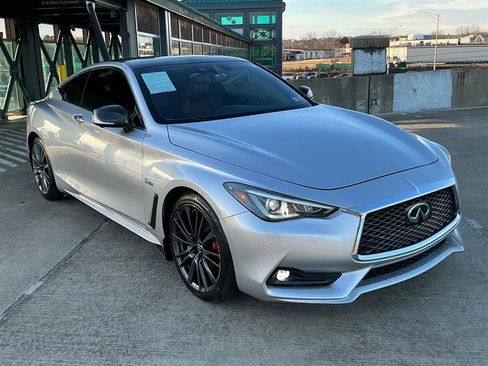 Used 2017 INFINITI Q60 Red Sport 400 image 10