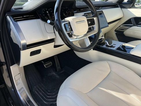 Certified 2025 Land Rover Range Rover Long Wheelbase SE AWD/4WD image 11