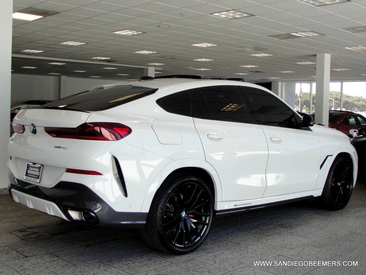Used 2024 BMW X6 xDrive40i w/ M Sport Professional Package AWD/4WD image 14