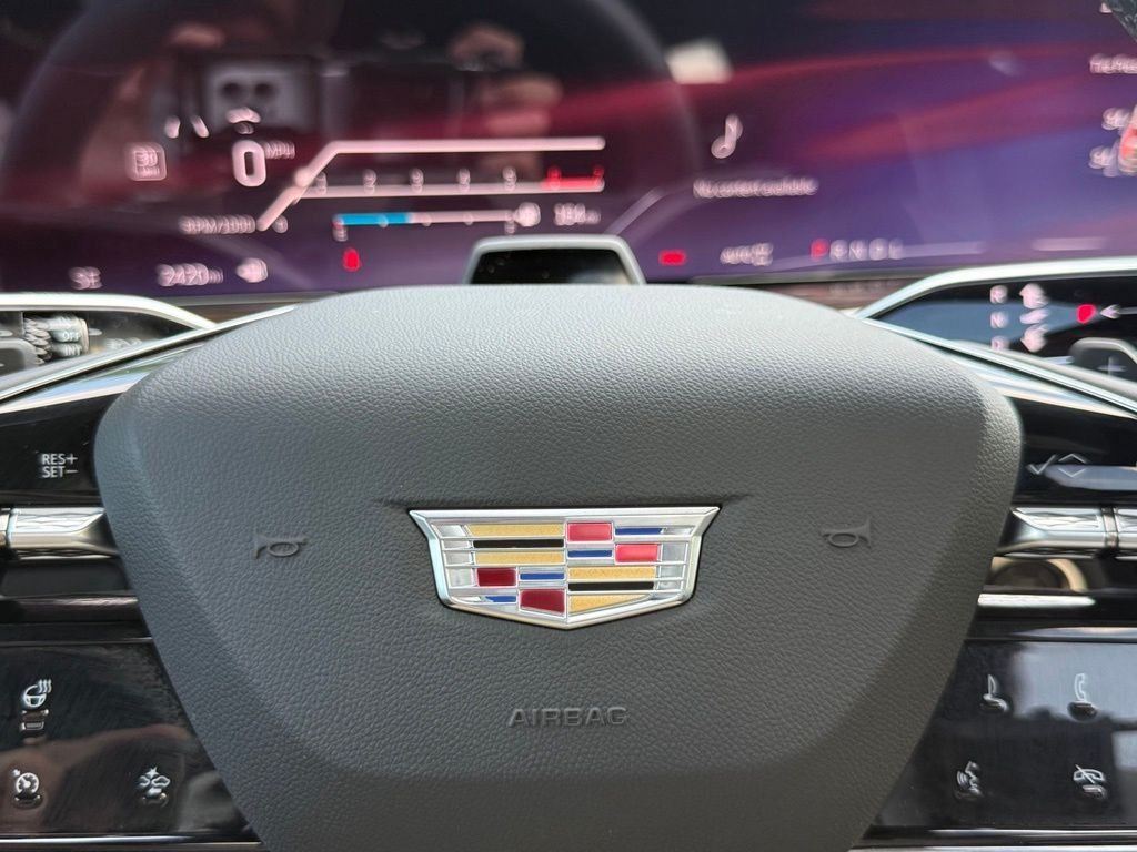 Used 2026 Cadillac Escalade Luxury w/ LPO, Floor Liner Package AWD/4WD image 31