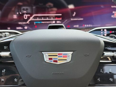 Used 2026 Cadillac Escalade Luxury w/ LPO, Floor Liner Package AWD/4WD image 31