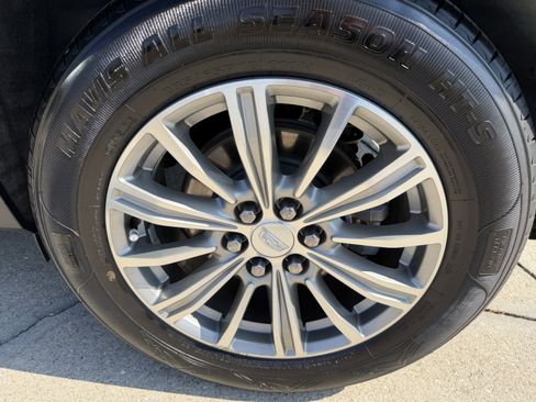 Used 2019 Cadillac XT5 Luxury image 32