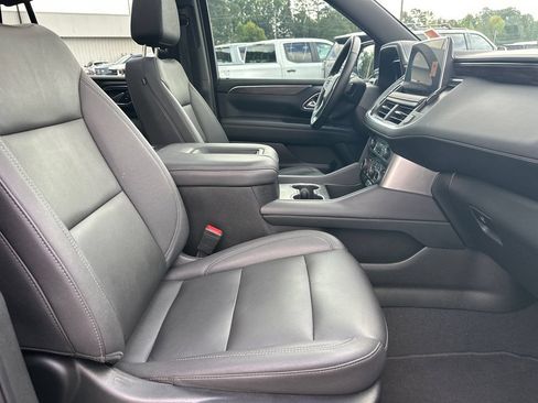 Used 2023 Chevrolet Tahoe Z71 w/ Z71 Off-Road Package AWD/4WD image 14