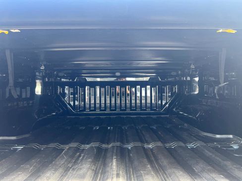 Certified 2024 Chevrolet Colorado Z71 w/ LPO, Dark Essentials Package image 36