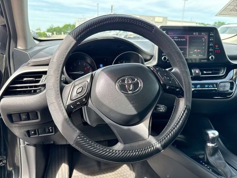 Used 2021 Toyota C-HR LE FWD image 11