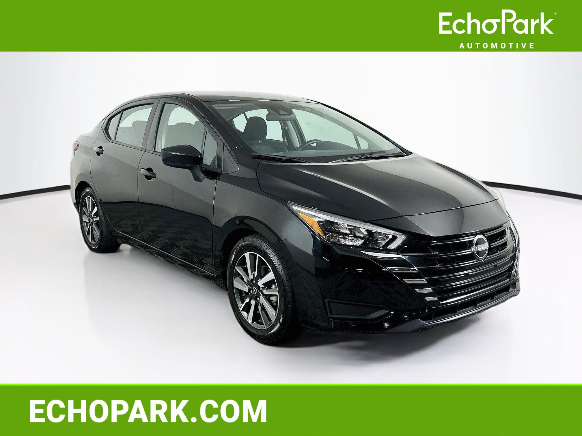 Used 2025 Nissan Versa SV FWD image 1