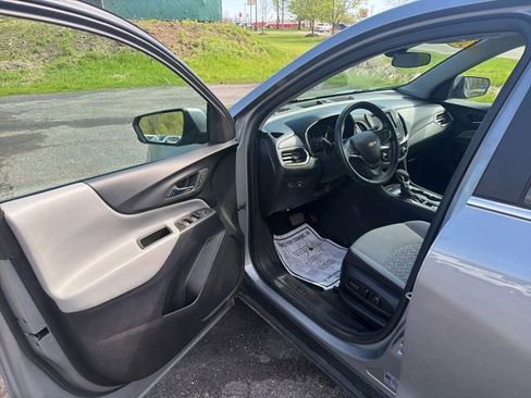 Used 2024 Chevrolet Equinox LT AWD/4WD image 9