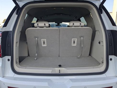 Used 2023 GMC Acadia Denali w/ Denali Technology Package image 11