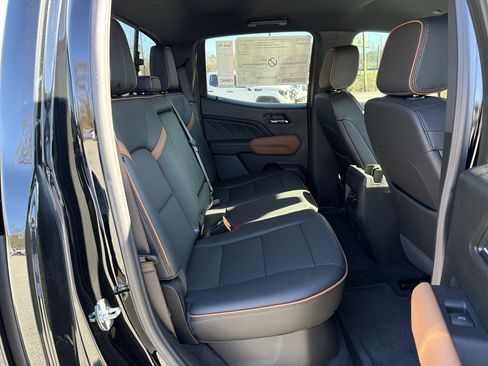 New 2025 GMC Canyon AT4 w/ Nightfall Edition image 19