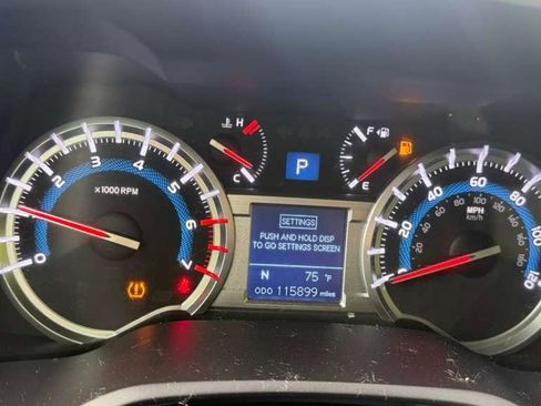 Used 2018 Toyota 4Runner SR5 RWD image 18