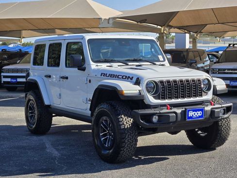 Used 2025 Jeep Wrangler Unlimited Rubicon w/ XTREMEE 35" Tire Package AWD/4WD image 3