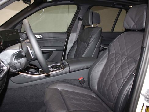 Used 2026 BMW X5 sDrive40i image 13