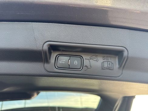 Used 2025 Ford Explorer ST-Line image 6