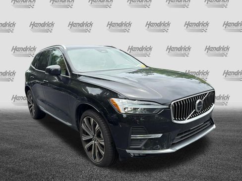 Used 2023 Volvo XC60 B5 Ultimate w/ Climate Package FWD image 2