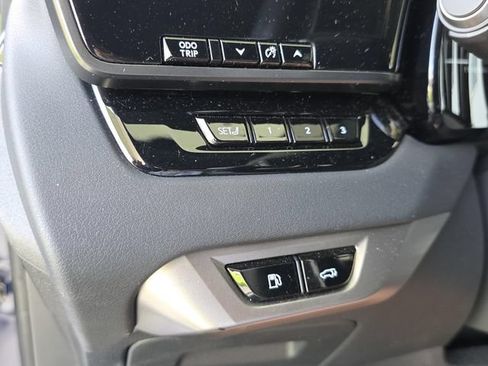Used 2025 Lexus RX 350 Premium w/ Accessory Package (Z1) FWD image 25